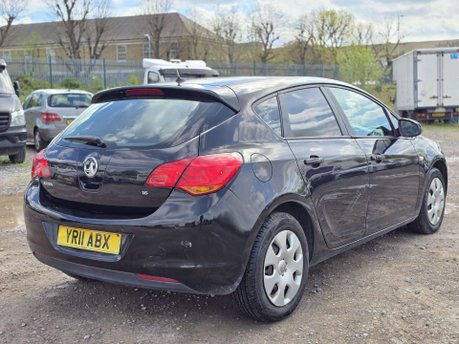 Vauxhall Astra 1.6 16v Exclusiv Hatchback 5dr Petrol Auto Euro 5 (115 ps) 14