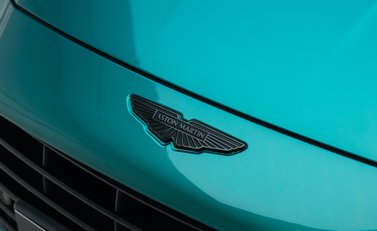 Aston Martin DB12 V8 26