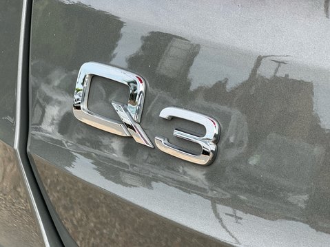 Audi Q3 TFSI QUATTRO S LINE 21
