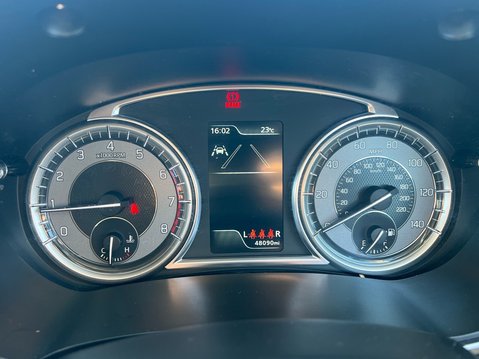 Suzuki Vitara SZ-T BOOSTERJET MHEV 11