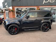 Land Rover Defender X MHEV 4