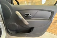 Dacia Sandero 1.5 dCi Laureate Hatchback 5dr Diesel Manual Euro 5 (90 ps) 65