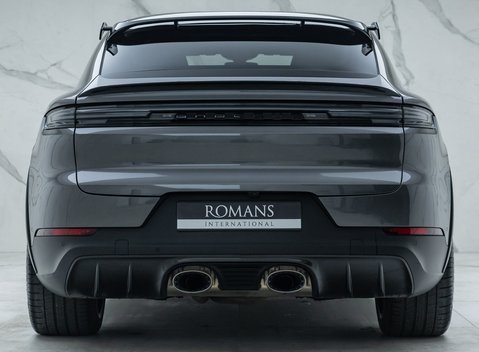 Porsche Cayenne TURBO E-HYBRID GT 8