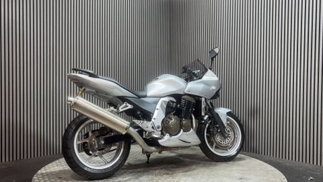 Kawasaki Z ZR750 2007 1 OWNER ONLY 8K NEW MOT WARRANTY 750CC 3