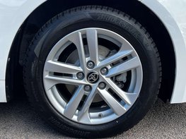 Toyota Corolla 1.8 Corolla Icon HEV CVT 5dr 15