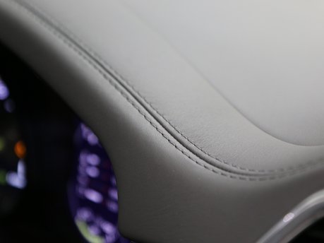 Porsche Cayenne V6 e-Hybrid - Pan Roof, Air Suspension, Head Up Display Service History