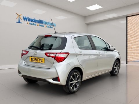 Toyota Yaris 1.5 VVT-i Icon Tech Euro 6 5dr 5