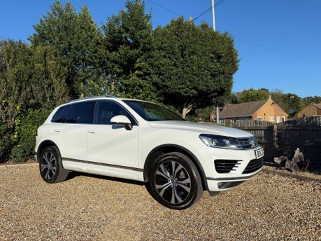 Volkswagen Touareg 3.0 TDI V6 BlueMotion Tech R-Line Tiptronic 4WD Euro 6 (s/s) 5dr 4