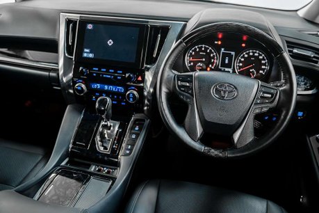 Toyota Alphard 2.5 MPV 2.5 SUV Automatic Petrol 35