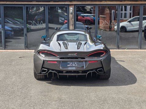 McLaren 570S 3.8 570s Coupe Semi-Auto 2dr 32