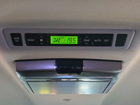 Toyota Vellfire 32
