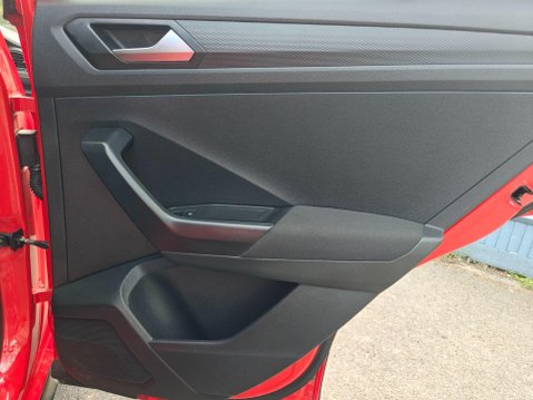 Volkswagen T-Roc 1.5 TSI EVO Design Euro 6 (s/s) 5dr 57