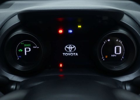 Toyota Yaris 1.5 Yaris Design HEV CVT 5dr 18
