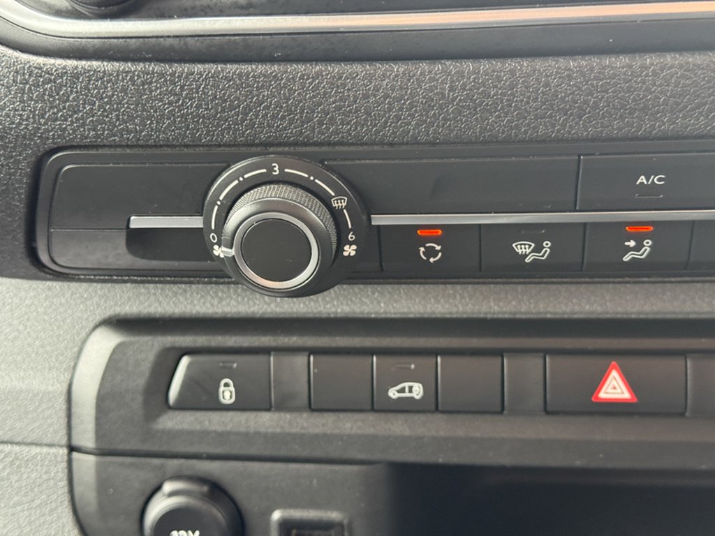 2023 Peugeot ExpertXLWB L3H1 Low Roof Professional Premium Air Con EURO 6 — thumbnail 30 of 48