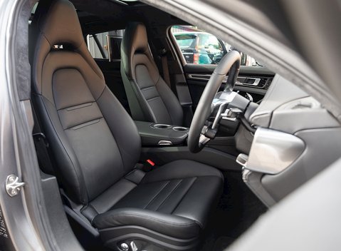 Porsche Panamera Turbo S E-Hybrid Sport Turismo 12