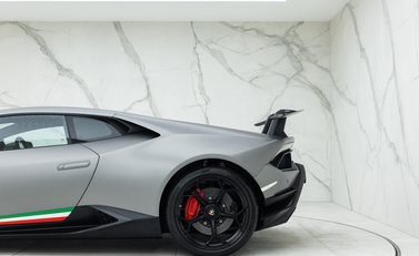 Lamborghini Huracan LP 640-4 PERFORMANTE 23