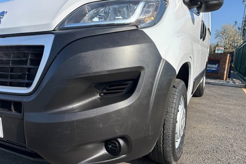 Peugeot Boxer 333 L1 H1 120 ps BlueHdi Professional - Sat Nav & Air Con 19