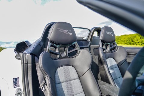 Porsche 718 SPYDER RS PDK 14