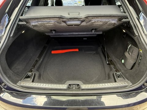 Volvo V90 2.0 D4 R-Design Estate 5dr Diesel Auto Euro 6 (s/s) (190 ps) 21