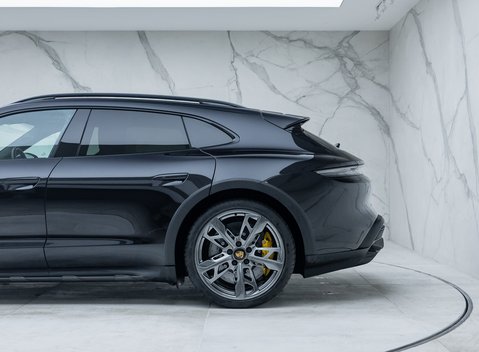 Porsche Taycan TURBO S CROSS TURISMO 43