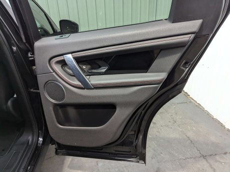 Land Rover Discovery Sport 1.5 Discovery Sport R-Dynamic SE P300e Auto 4WD 5dr 67