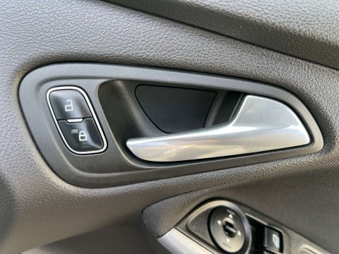 Ford Focus 1.6 Focus Zetec TDCI 5dr 33