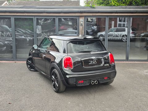 Mini Hatch 2.0 Cooper S Sport 3dr 31