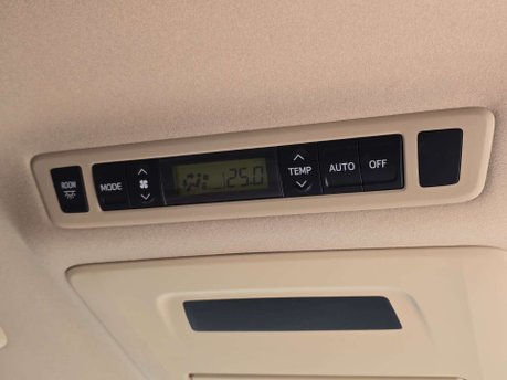 Toyota Alphard Auto+Hybrid+7Seats+Clean 51