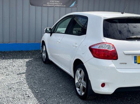 Toyota Auris 1.6 V-Matic SR Euro 5 5dr 56