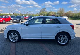 Audi Q2 1.5 TFSI S LINE AUTOMATIC 10