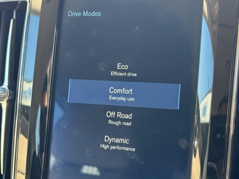 Volvo XC60 2.0 D4 Momentum Auto AWD Euro 6 (s/s) 5dr 27