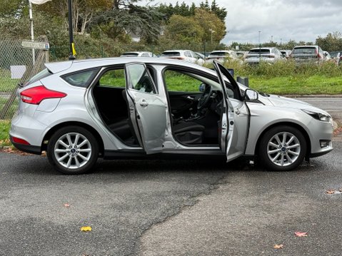 Ford Focus TITANIUM WITH NAV 3