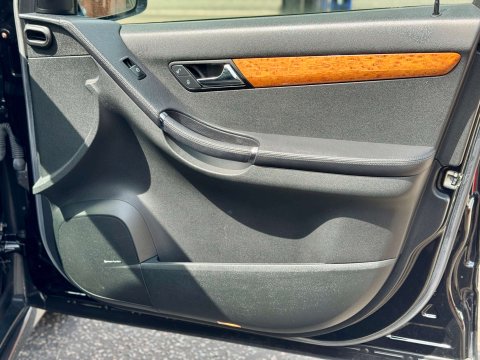 Mercedes-Benz R Class 3.5 R350 SE L MPV 5dr Petrol 7G-Tronic (274 g/km, 272 bhp) 56