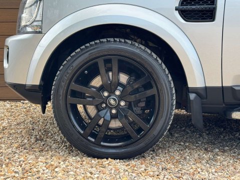 Land Rover Discovery 3.0 Discovery SE Tech SDV6 Auto 4WD 5dr 13