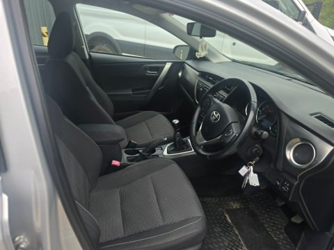 Toyota Auris ICON D-4D ESTATE 7