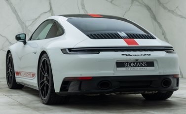 Porsche 911 Carrera 4 GTS (992) 10