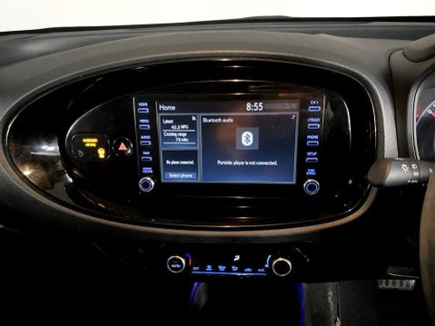 Toyota Aygo X 1.0 VVT-i Edge Hatchback 5dr Petrol x-shift Euro 6 (s/s) (72 ps) Air Con - 17