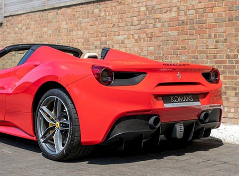 Ferrari 488 Spider 27
