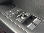 Land Rover Defender 90 D250 Hard Top X-Dynamic HSE 3 Seat 36