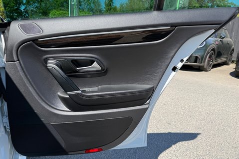 Volkswagen CC R LINE TDI DSG BMT - PANORAMIC SUNROOF - XENONS -ULEZ -DCC -ELECTRIC BLIND 32