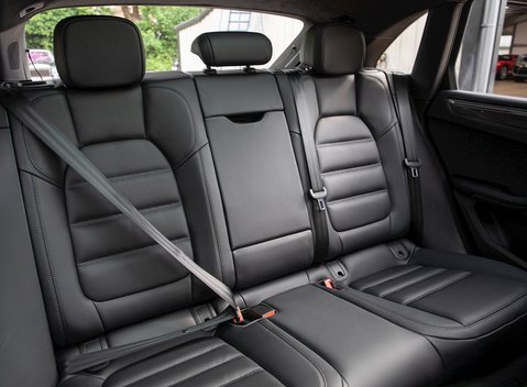 Porsche Macan Turbo 13