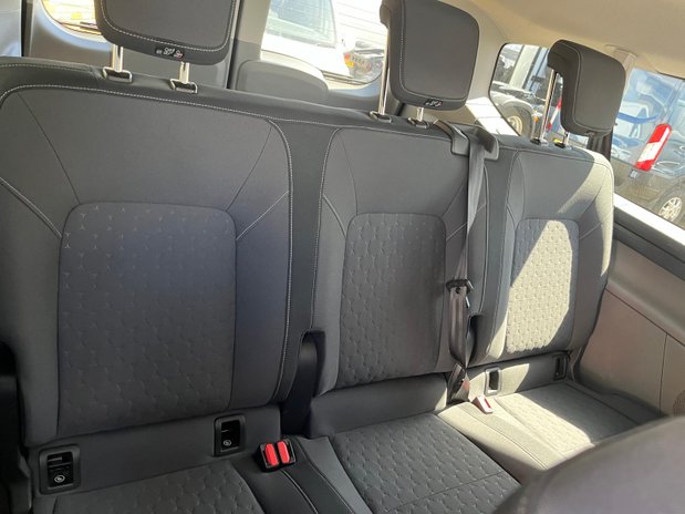 Ford Transit Custom TRANSIT CUSTOM 320 L2 DIESEL FWD 2.0 Eco Blue 136ps H1 Kombi Limited 9-Seat 9