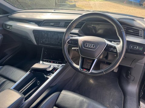 Audi E-Tron QUATTRO S LINE 9