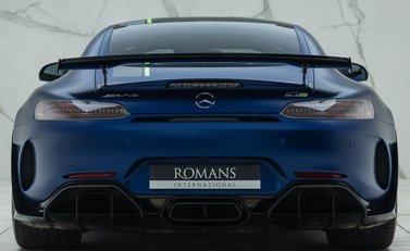 Mercedes-Benz AMG GT R PRO 8