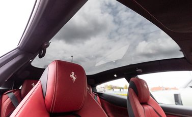 Ferrari GTC4 Lusso T 14