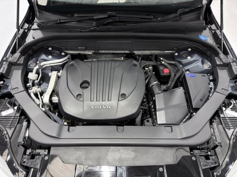 Volvo XC60 B4 PLUS MHEV 16