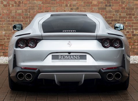 Ferrari 812 Superfast 5