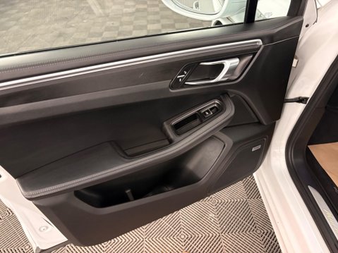Porsche Macan 3.0T V6 GTS SUV 5dr Petrol PDK 4WD Euro 6 (s/s) (360 ps) 28