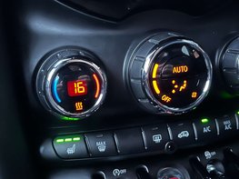 Mini Hatch 1.5 Cooper Sport Auto 3dr 52