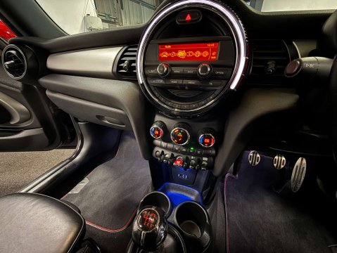 Mini Hatch 2.0 John Cooper Works 3dr 25